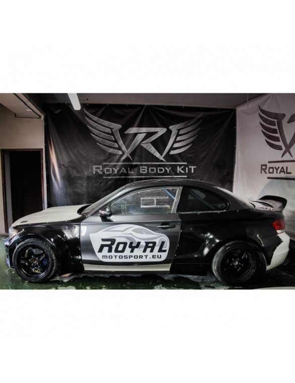  Royal Body Kit BMW E82 Oikea kynnys