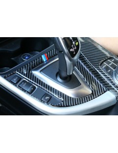 Carbon veneer of the BMW 3 Series GT gearshift panel